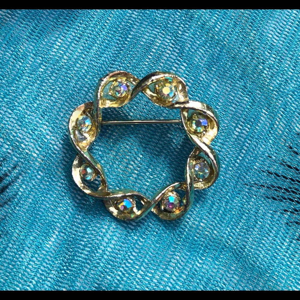 Vintage Luminescence Sparkle Pin